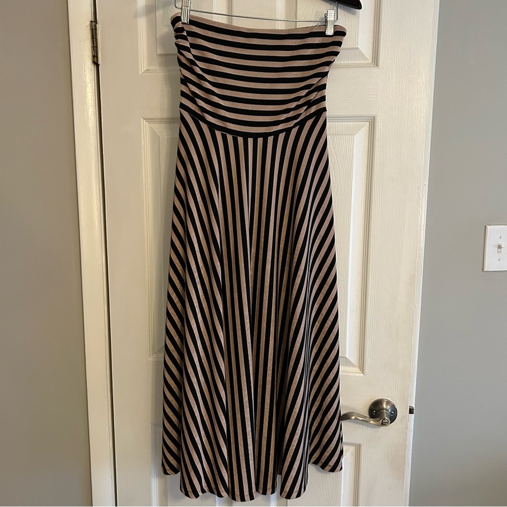 Maeve by Anthropologie Strapless Striped dress in black and gold size Medium